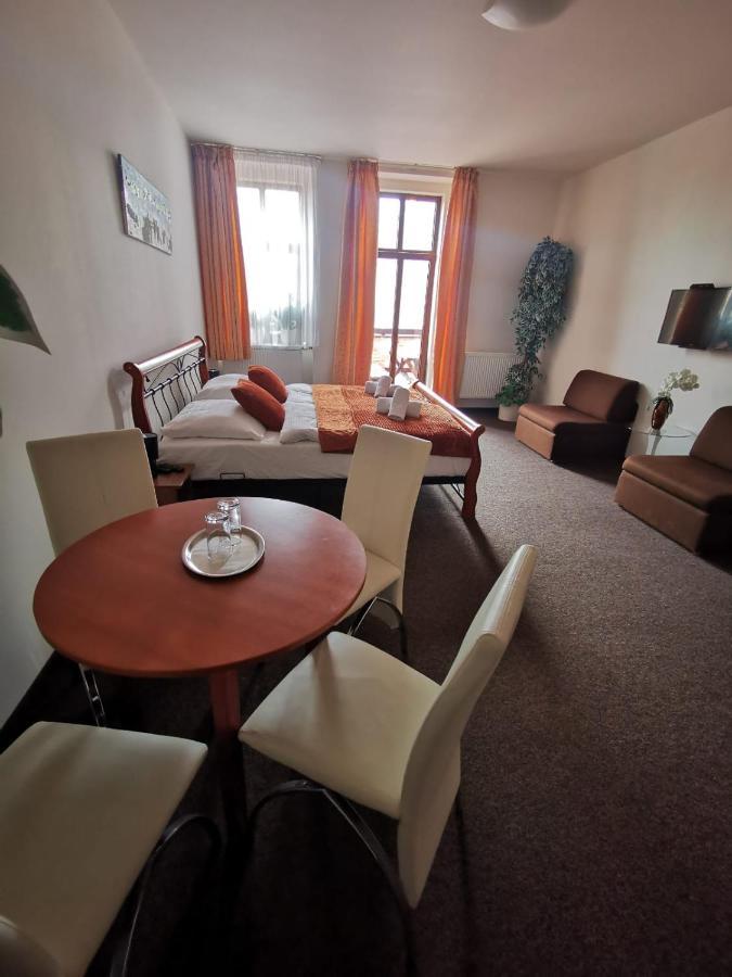 Hotel Palackeho 135 Mělník Buitenkant foto